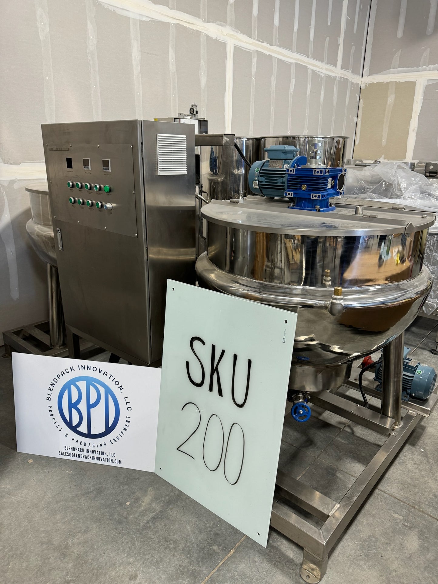 Tank - Mixing tank system - Model # GD150, 2 Tank, 150 liter each, SS Batching Skid with Controls, Scraper Agitation, KQ-500L, 50 Hz, Single Phase (pumps not included)