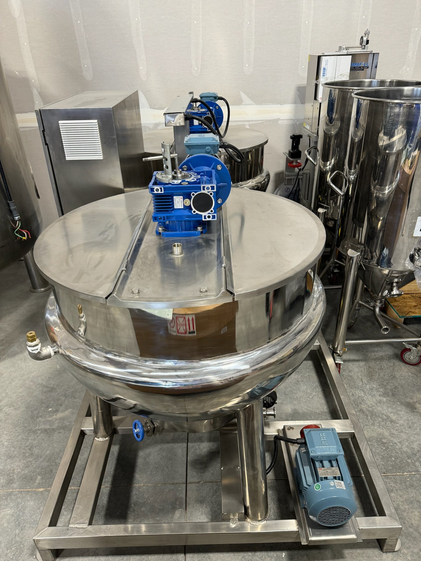 Tank - Mixing tank system - Model # GD150, 2 Tank, 150 liter each, SS Batching Skid with Controls, Scraper Agitation, KQ-500L, 50 Hz, Single Phase (pumps not included)