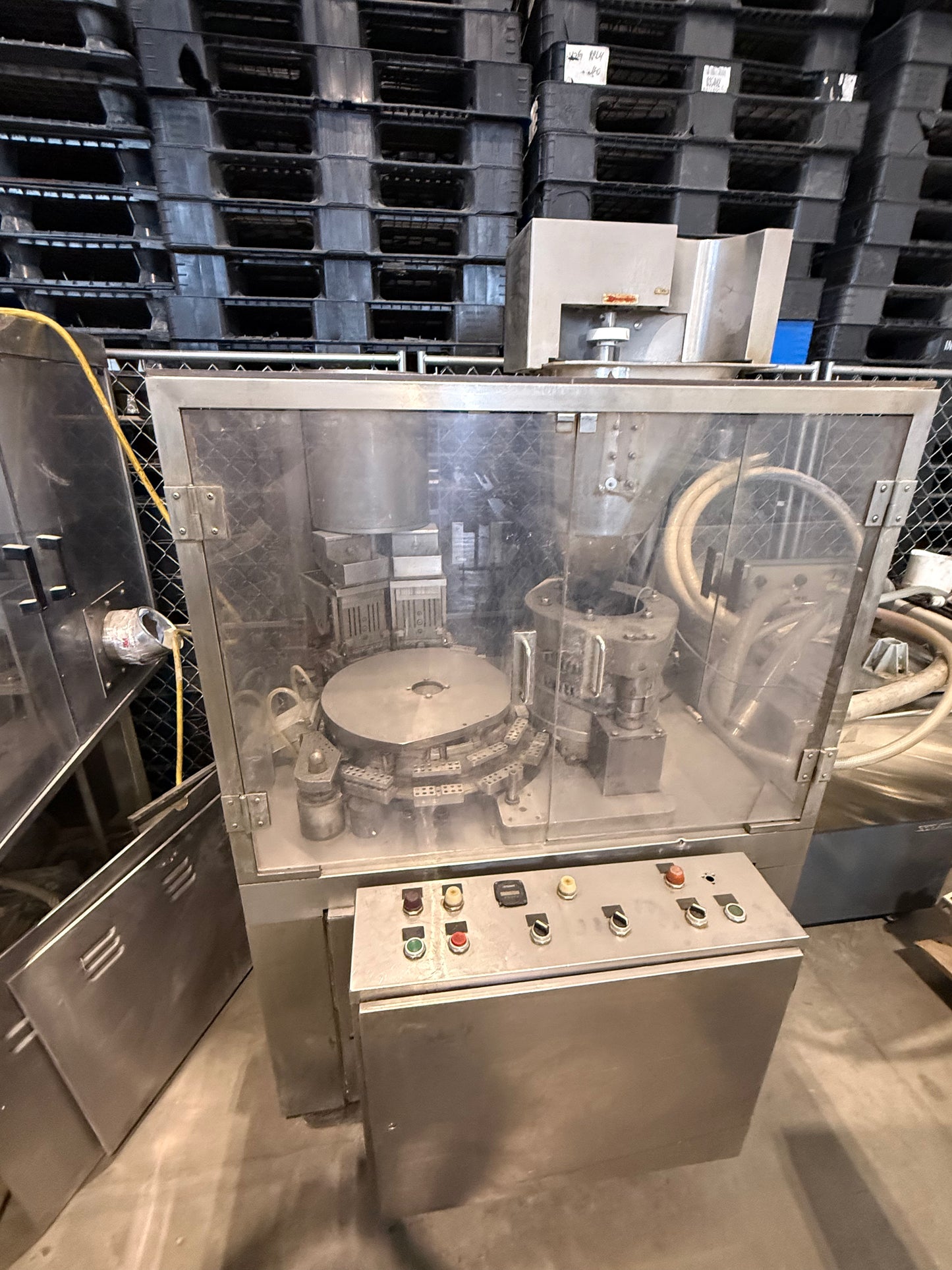 Used Bosch GKF 1500 - up to 1,500 capsules per minute (up to 90,000 capsules per hour)