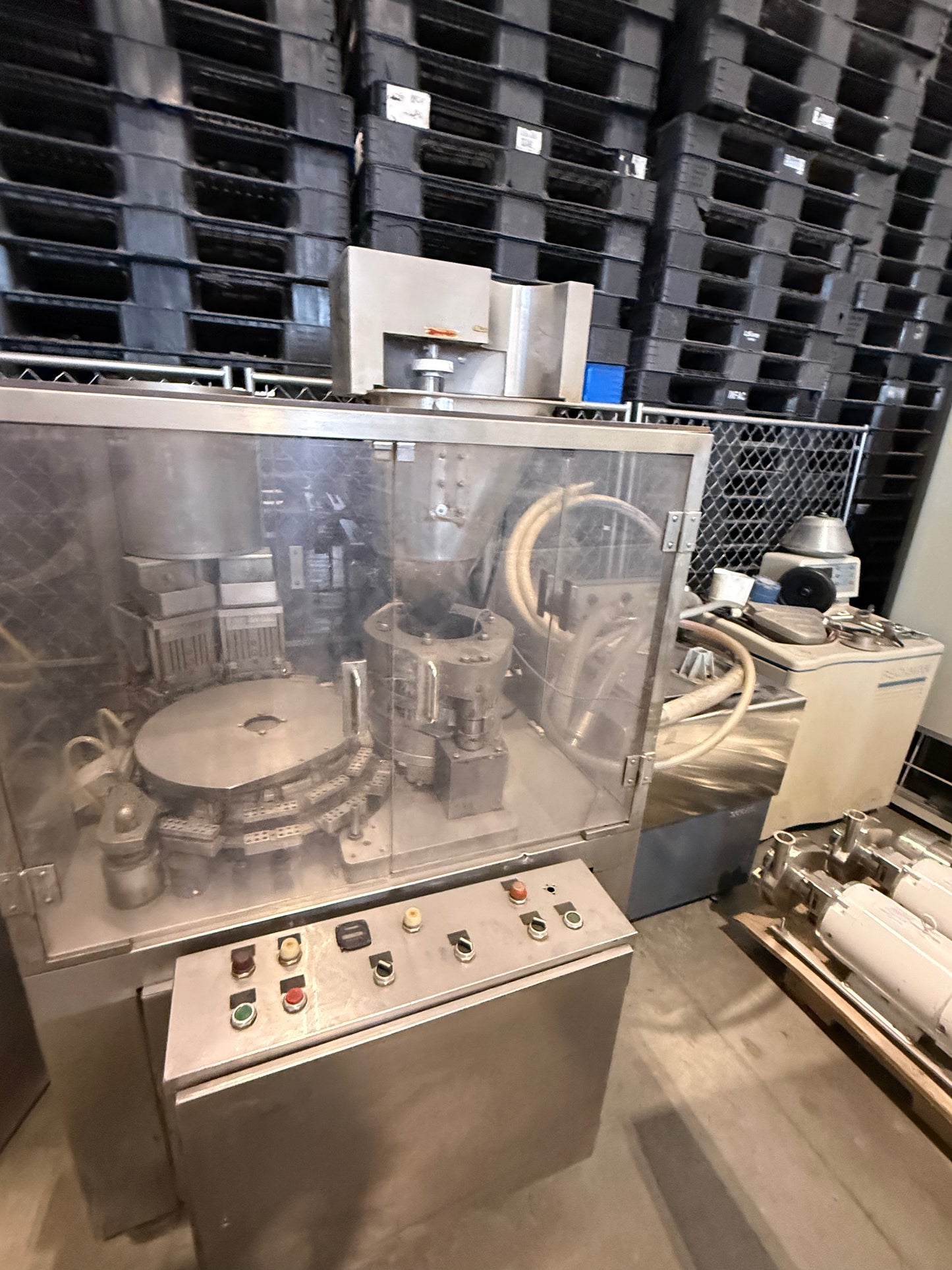 Used Bosch GKF 1500 - up to 1,500 capsules per minute (up to 90,000 capsules per hour)