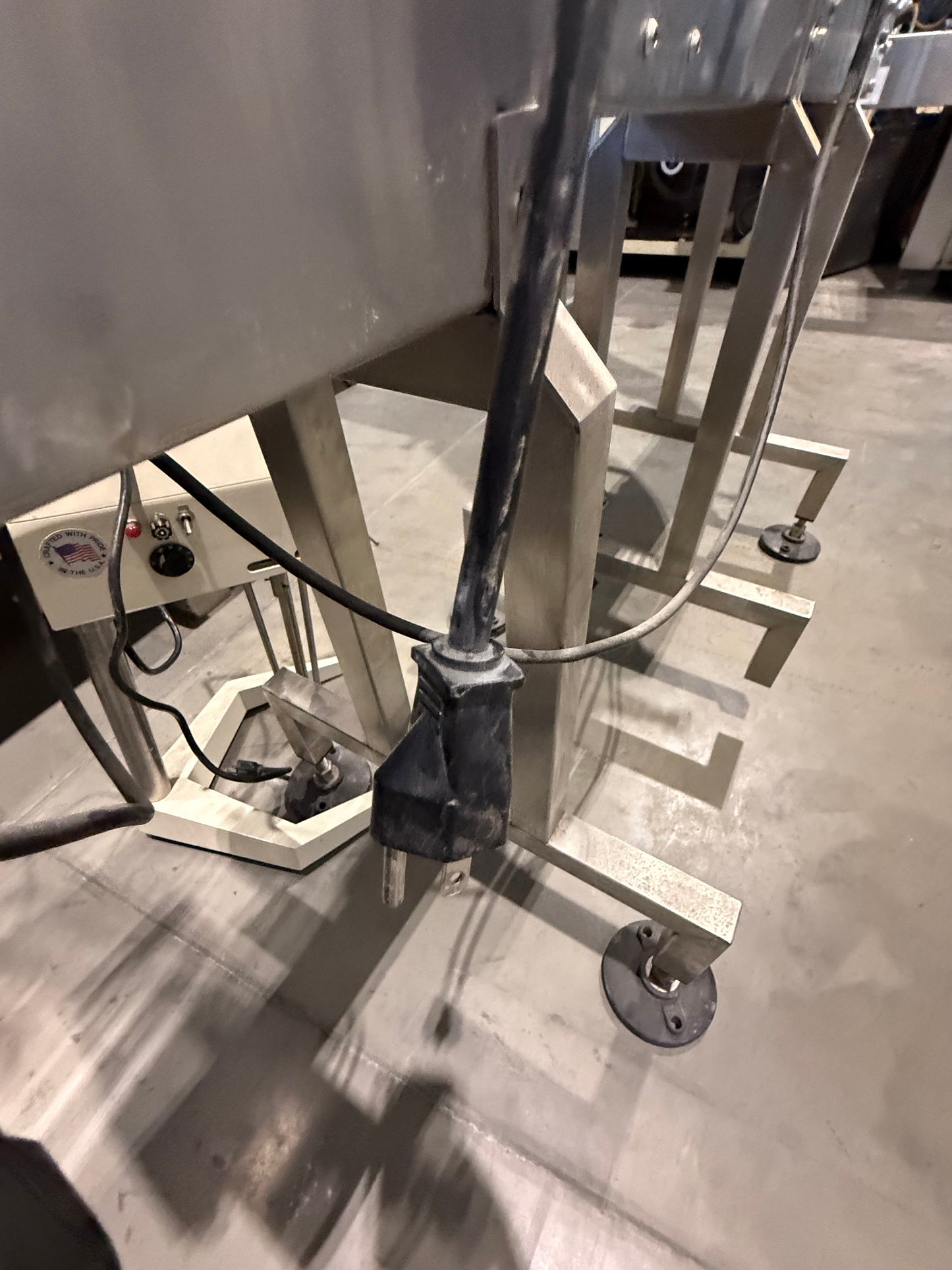 Pre-Owned Globaltek Stainless Steel 90 Degree L-Shape with Delrin Belt